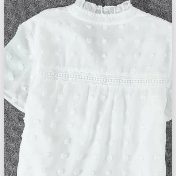 🔥🎉HP🎉 New Swiss dot flowy top. - Picture 3 of 13